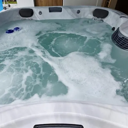 Luxury Baltycka Oaza, Basen, Sauna, Jacuzzi דירה Jastrzębia Góra